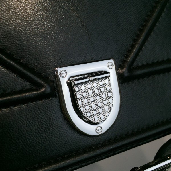 D10r ama 1749 21.5cm x 6.5cm x 13cm