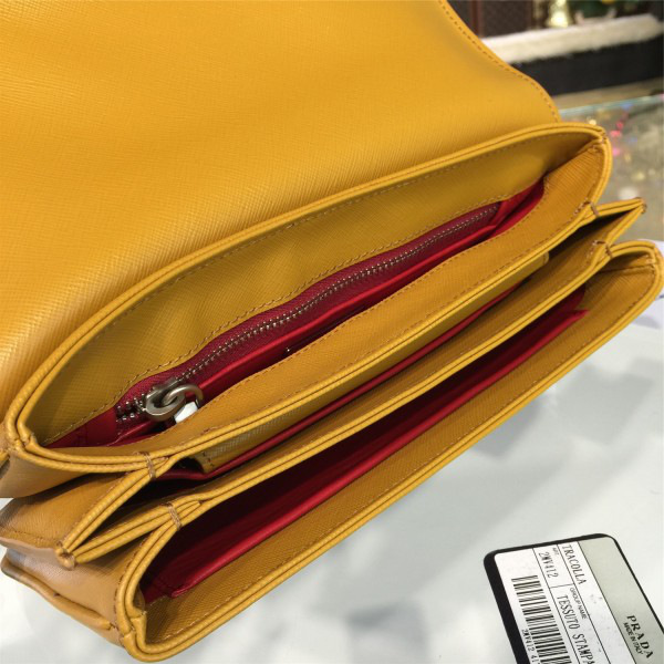 Pra*a metal closure  23.5cm x 5.5cm x 14.5cm