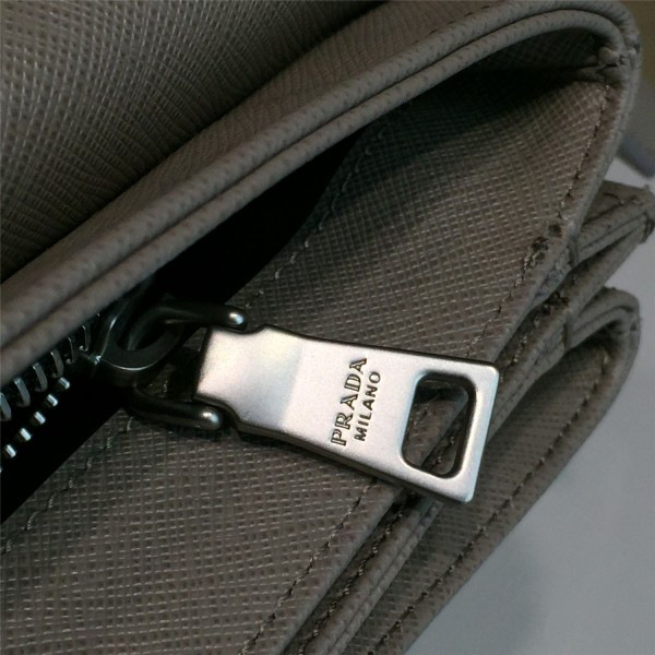 Pra*a metal closure 3930 24cm x 6.5cm x 12.5cm