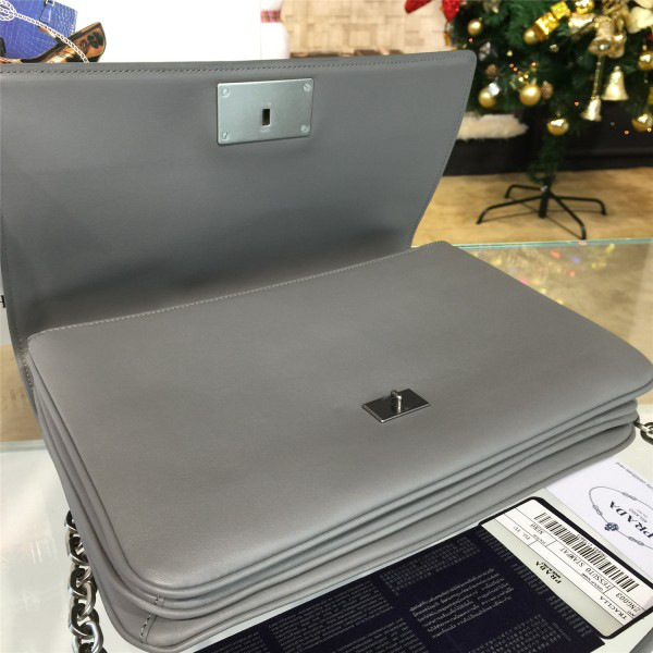 Pra*a metal closure 3928 30cm x 7cm x 19cm