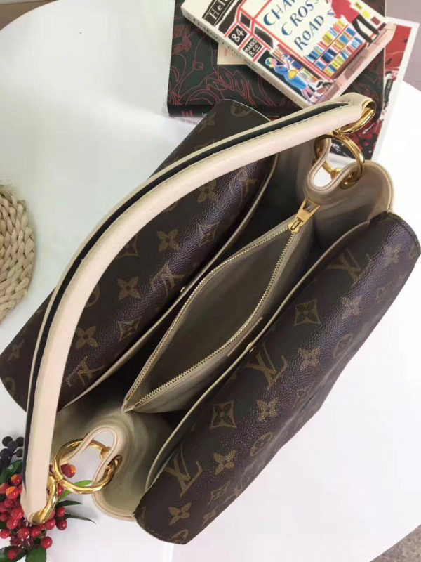 l0vis Vvtt0n double v cohotbag  creme 3651