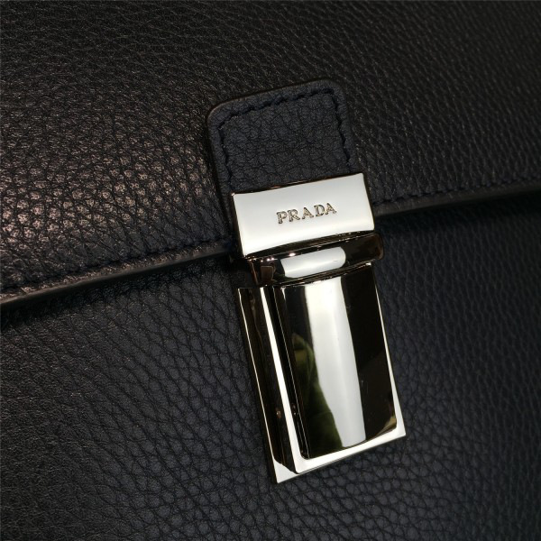 Pra*a cortex shoulder bag z3881 26cm x 7.5cm x 27cm