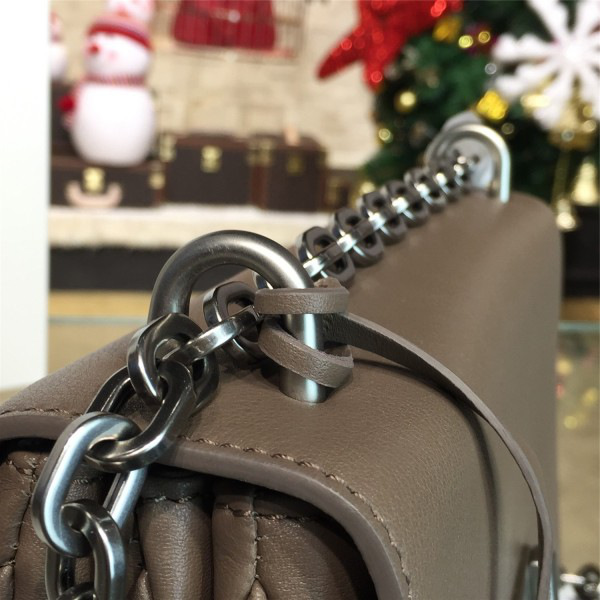 Pra*a metal closure 3908  23.5cm x 4.5cm x 15cm