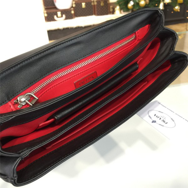 Pra*a metal closure 3922 30cm x 7cm x 19cm