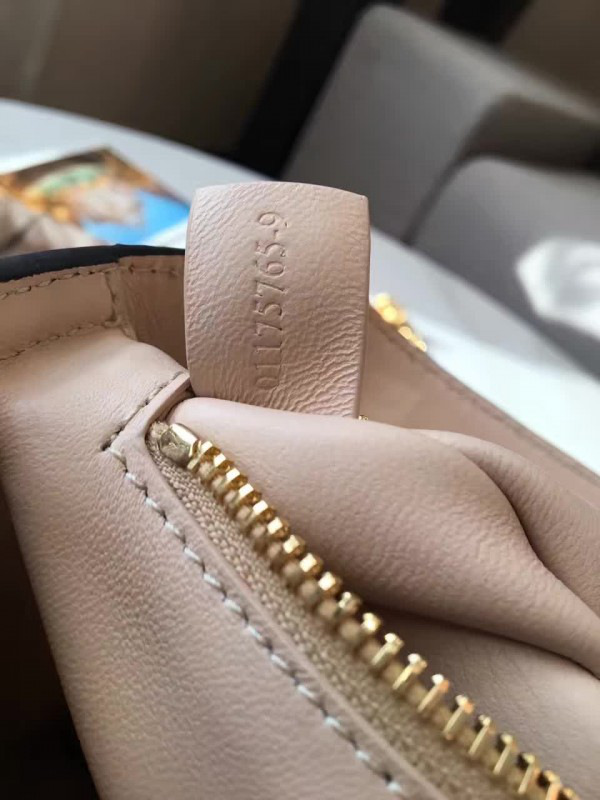 Chloe leather mily z1345 23.5cm x 18cm x 8.5cm