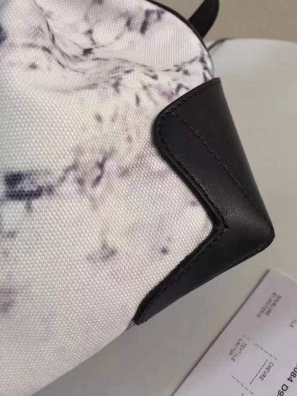 Ba1en*iaga bucket bag 22cm x 15cm x 24.5cm