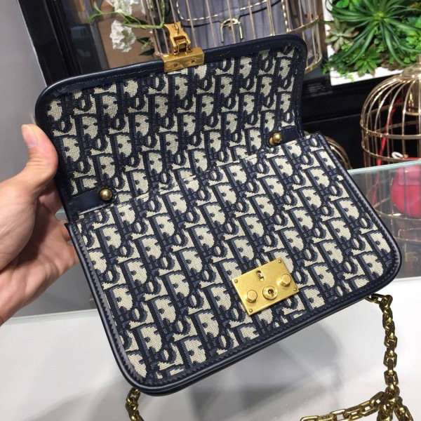 D10r addict 24*5*16cm