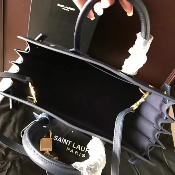 Y51 sac de jour in grained leather 4902 26cm x 21cm x 13cm