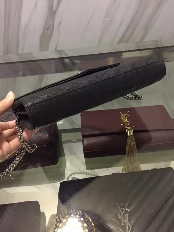 Y51 envelope chain wallet 5099 22cm x 5.5cm x 13.5cm