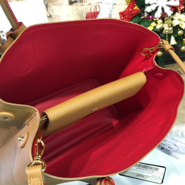 Pra*a cortex double medium bag z4084 32.5cm x 13.5cm x 24.5cm