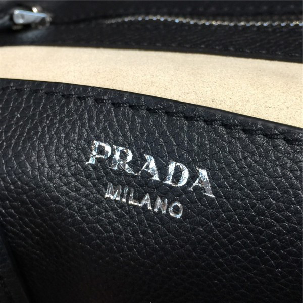 Pra*a backpack 4252 26cm x 16cm x 34.5cm