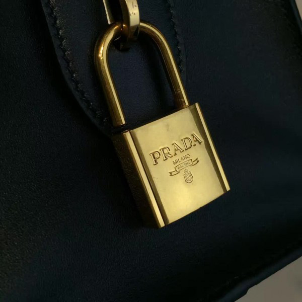 Pra*a esplanade 3858 24cm x 17 cm x 9cm