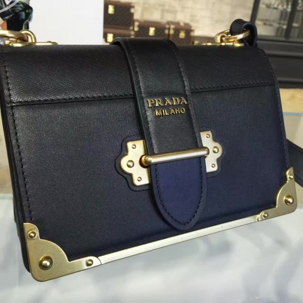 Pra*a cahier leather shoulder bag black 4270 20cm x 14.5 cm x 7cm