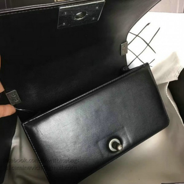 Ch**el small caviar quilted lambskin boy bag black