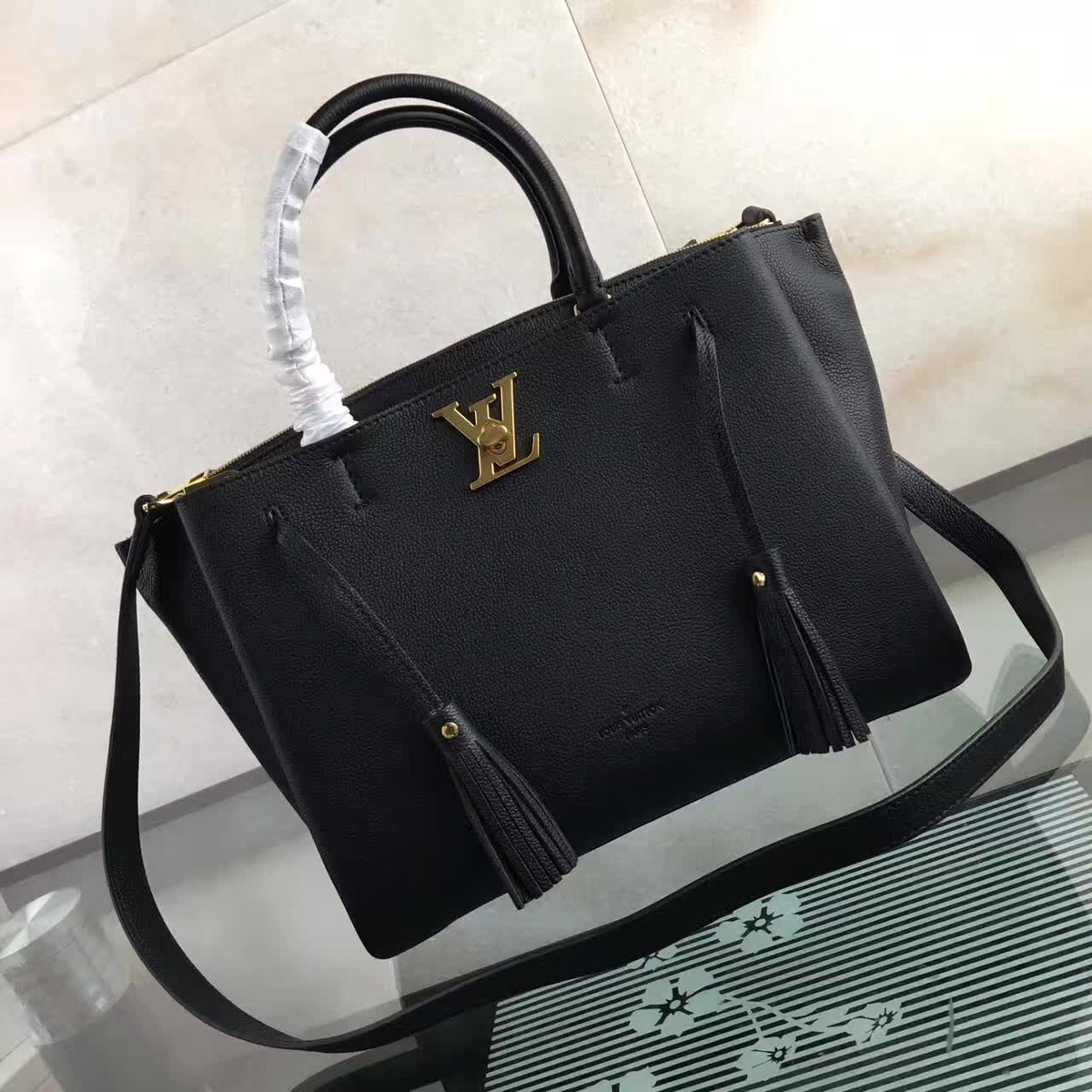 l0vis Vvtt0n m54570 black 38cm