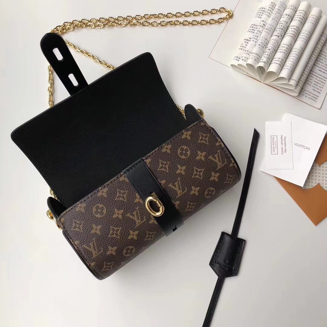 LV original single new diagonal chain bag m44158 black 18.5CM