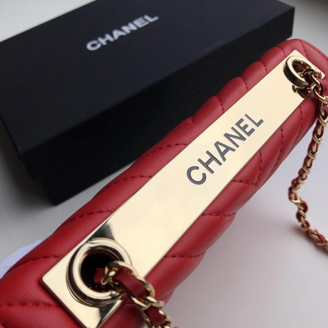 Ch**el lamb skin v-type chain bag red 19x13.5x3.5cm