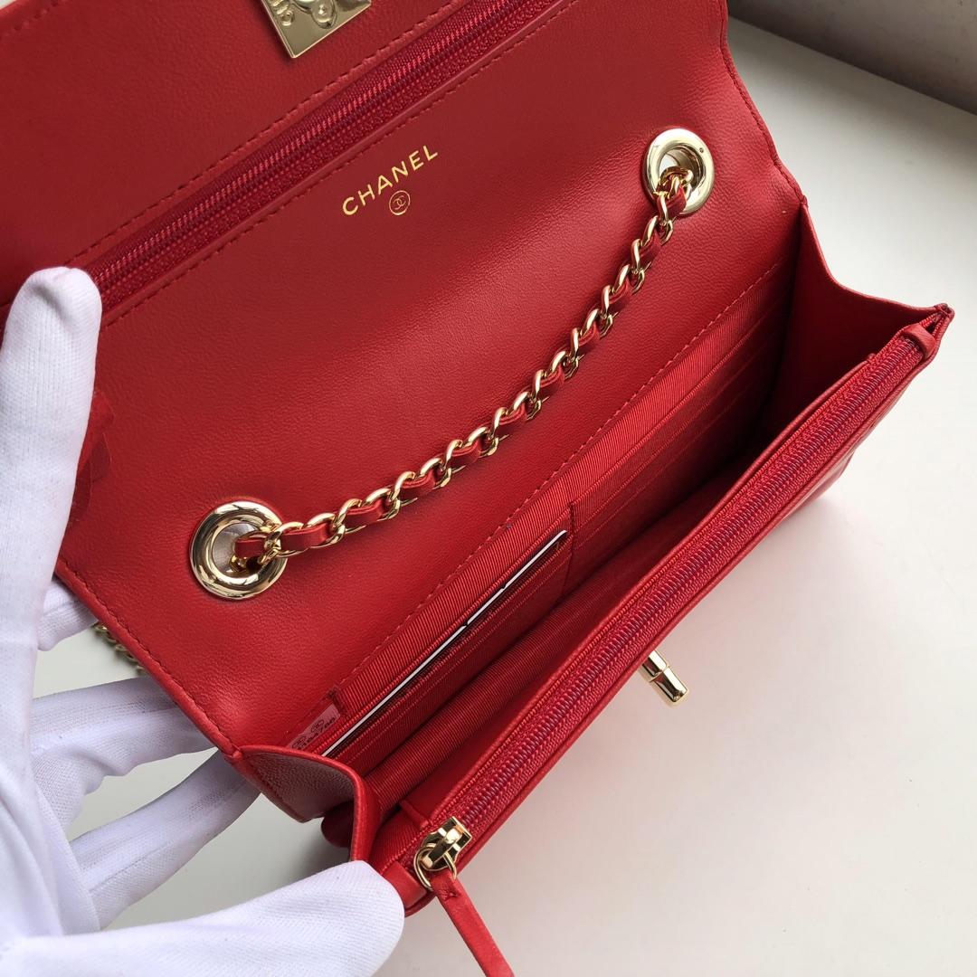 Ch**el lamb skin v-type chain bag red 19x13.5x3.5cm