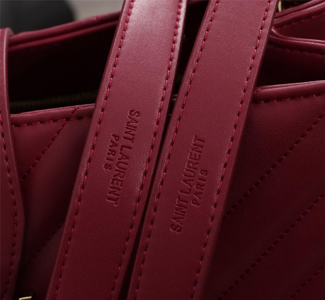 Y51 monogramme red 35x9.5x25cm