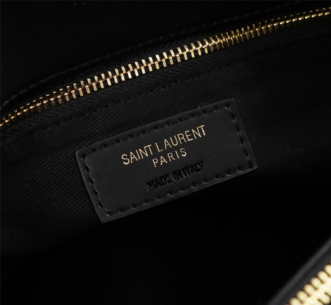 Y51 monogramme 35x9.5x25cm