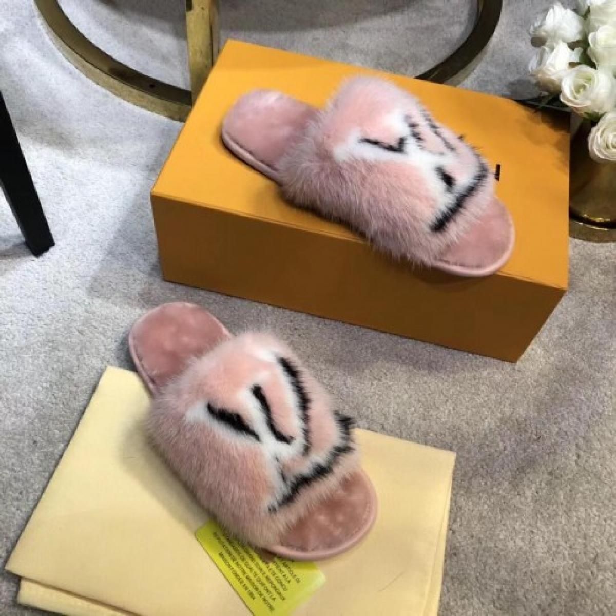Lv slippers 307