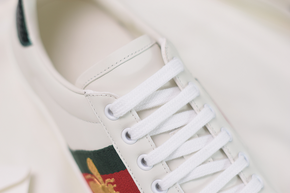 Gvc*1 women ace embroidered sneaker 431942