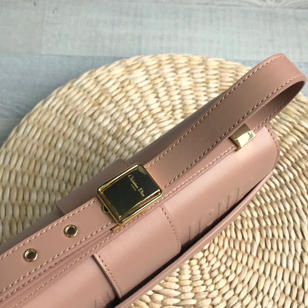 D10r 30 montaigne bag latte box calfskin pink m9203umos 24 x 17 x 8 cm