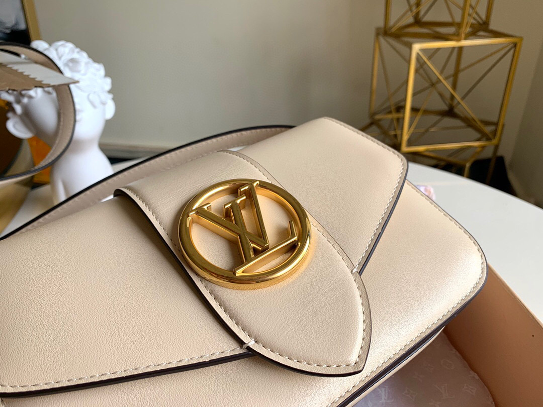 l0vis Vvtt0n lv pont 9 calfskin leather cream m55950 23.0 x 15.0 x 8.0 cm