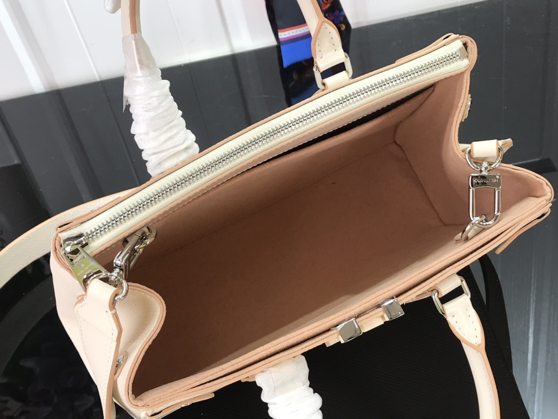 l0vis Vvtt0n grenelle tote pm cream m57681 27 x 19 x 11.5 cm