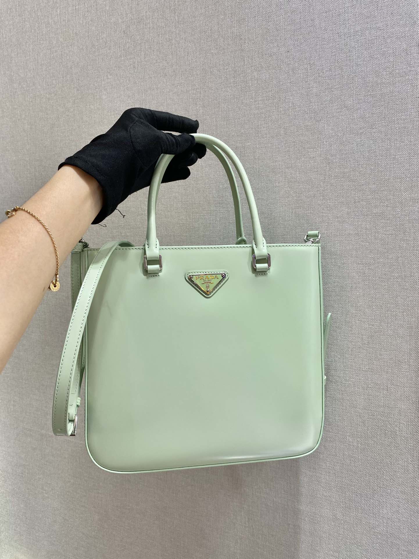 Pra*a brushed leather tote bag surf green 1ba330 24 x 22 x 6 cm