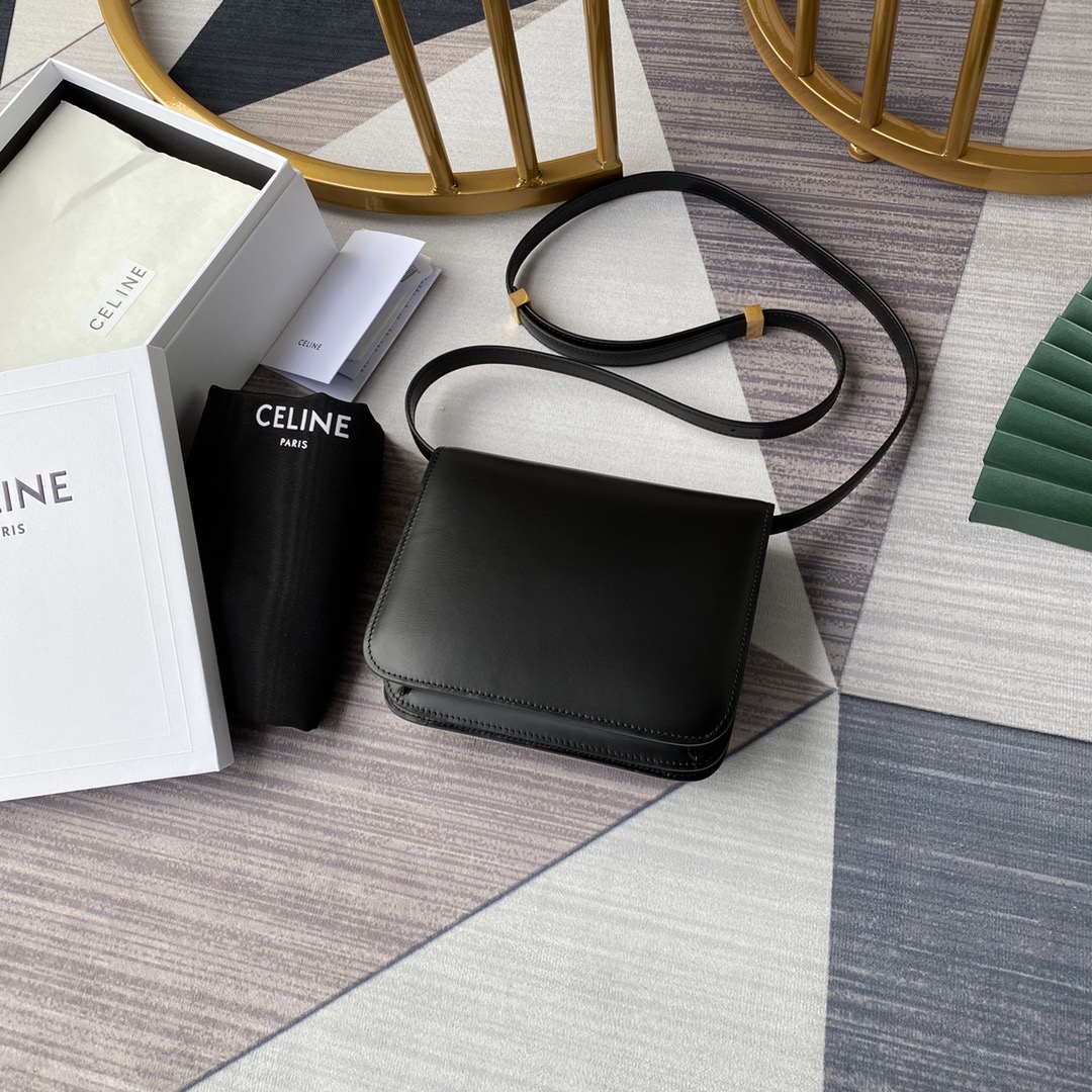 Ce1i*e small classic bag in box calfskin black 189183dls 18 x 15 x 6  cm