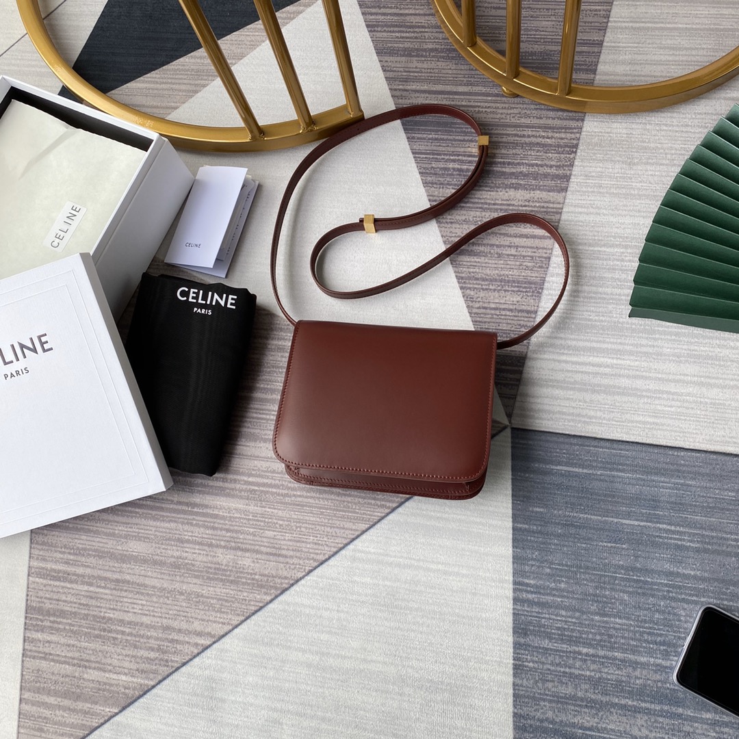 Ce1i*e small classic bag in box calfskin burgundy 189183dls 18 x 15 x 6 cm