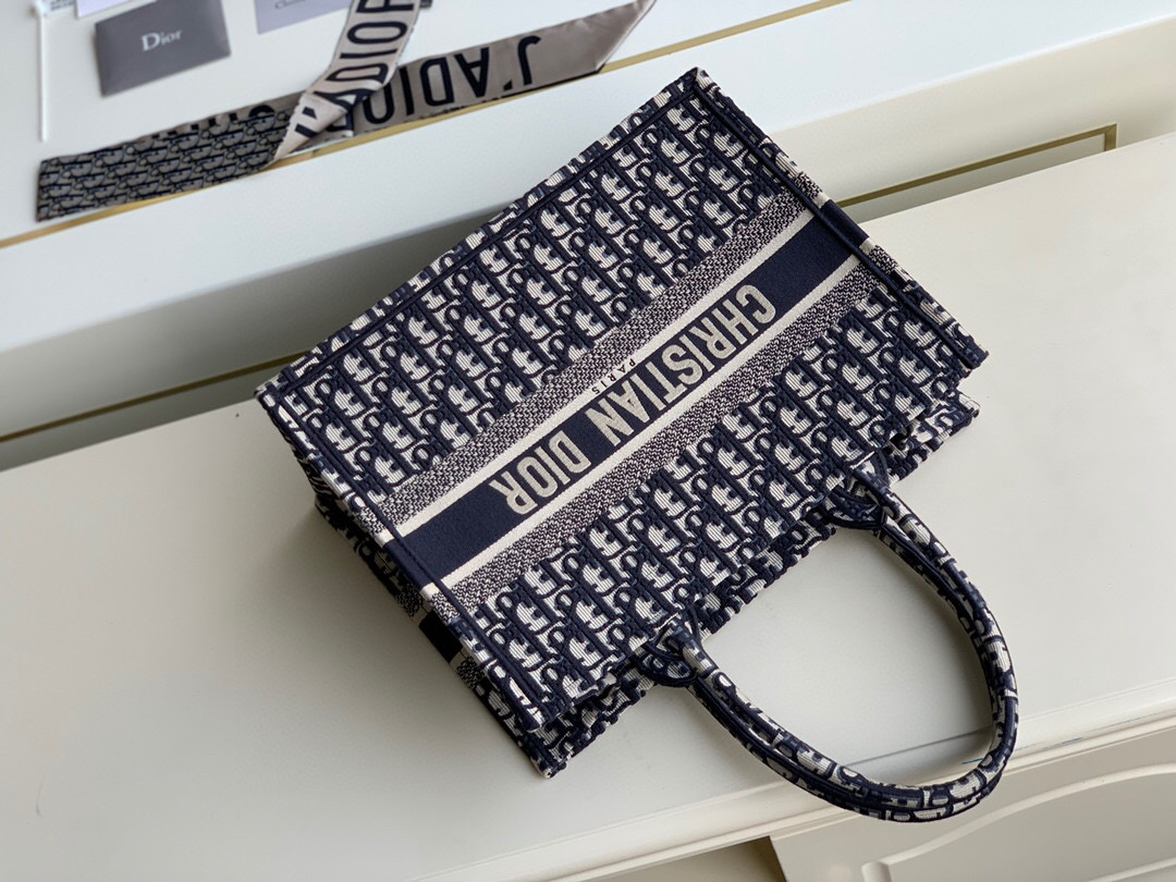 D10r  small D10r book tote blue D10r oblique embroidery m1296 26.5 cm