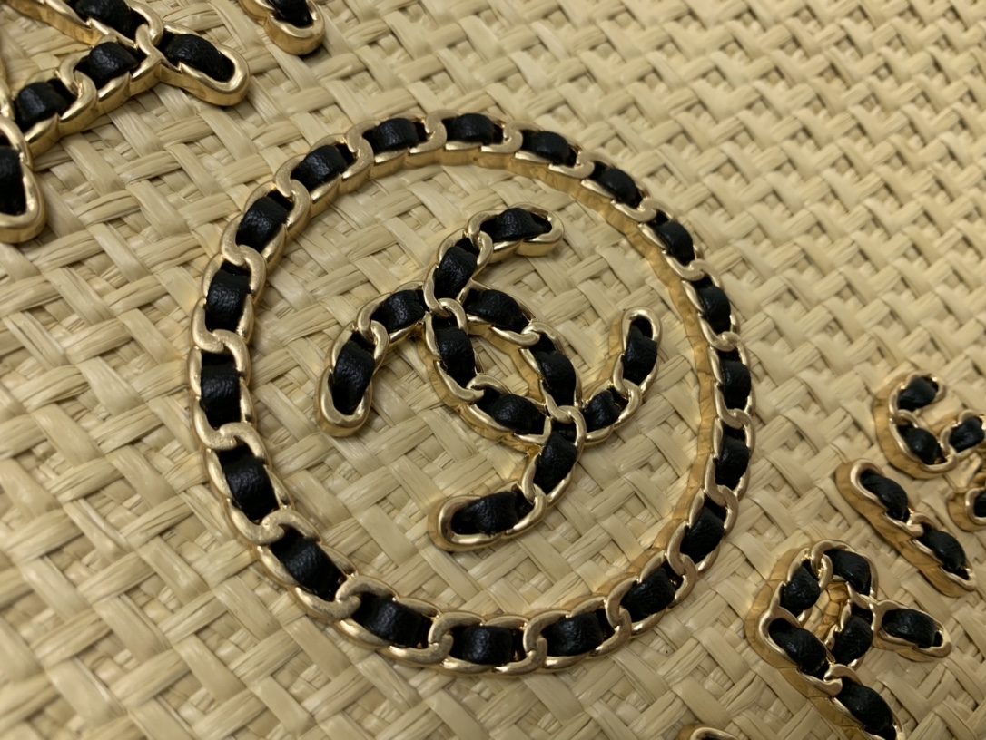 Ch**el large tote straw, calfskin & gold metal beige & black a66941