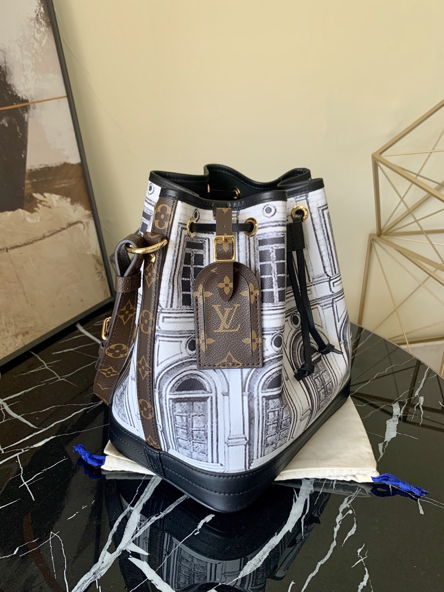 l0vis Vvtt0n new fall-winter 2021 monogram canvas bucket 22 x 24 x 15 cm