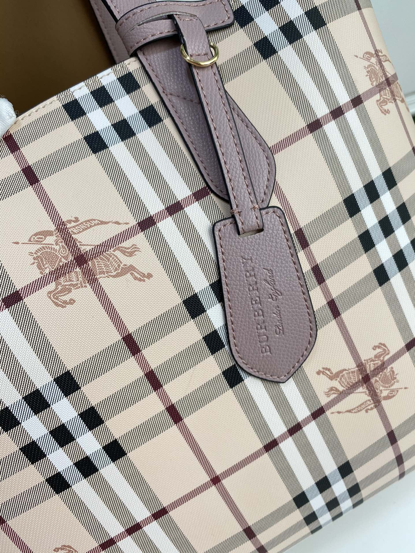 Bv*b*rry the reversible tote in vintage check pink 35-46 * 30 * 12 cm