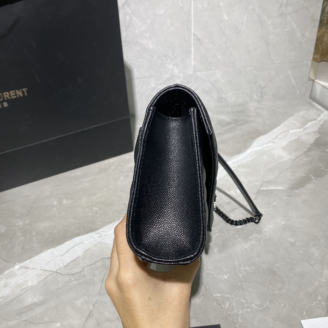Y51 envelope small bag in grained leather black 600195 21 × 13 × 6 cm