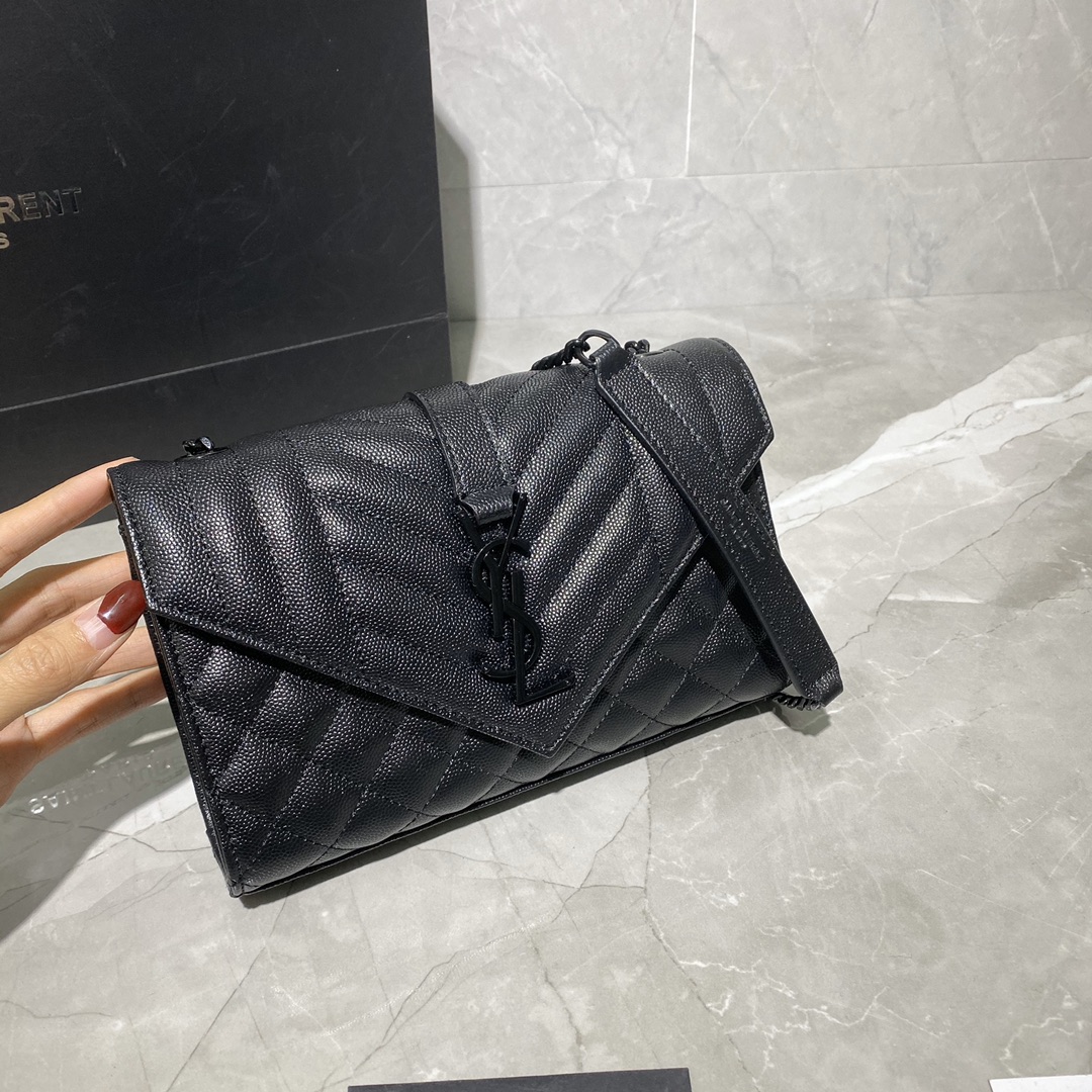 Y51 envelope small bag in grained leather black 600195 21 × 13 × 6 cm
