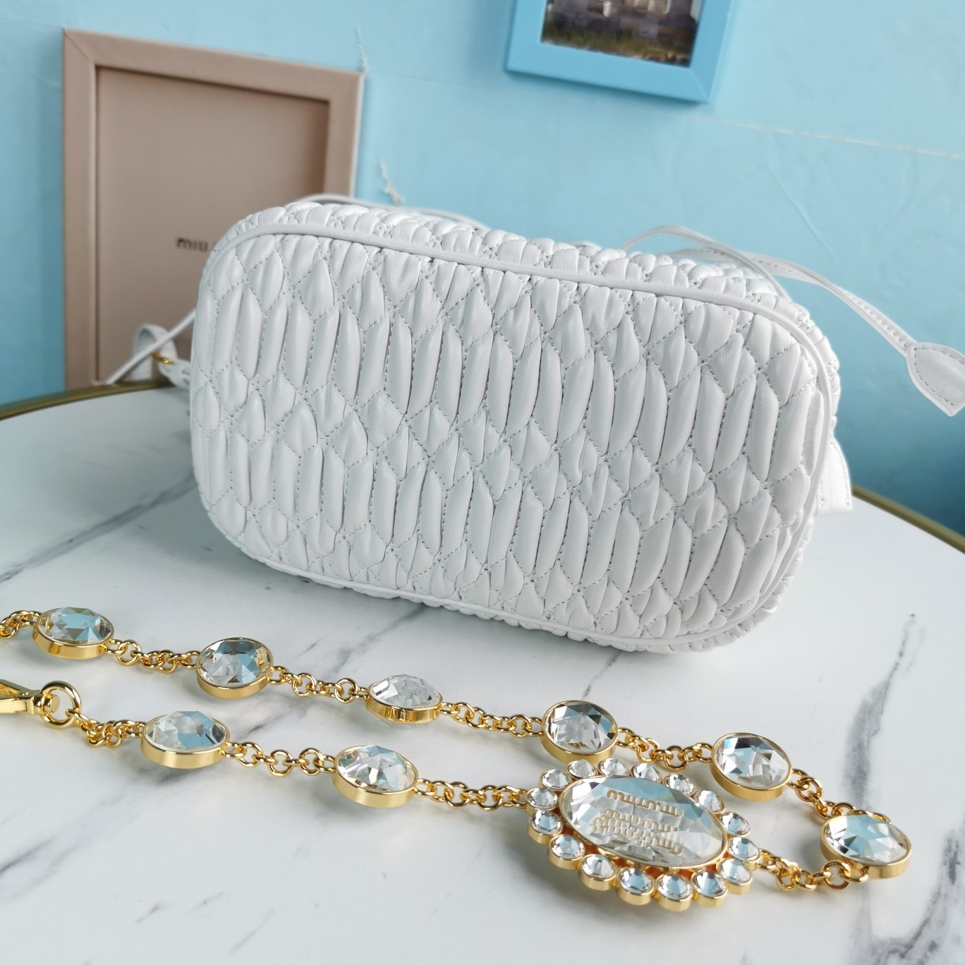 M1um1u crystal cloquÉ nappa leather bucket bag white 5be050 20 x 12 x 21 cm