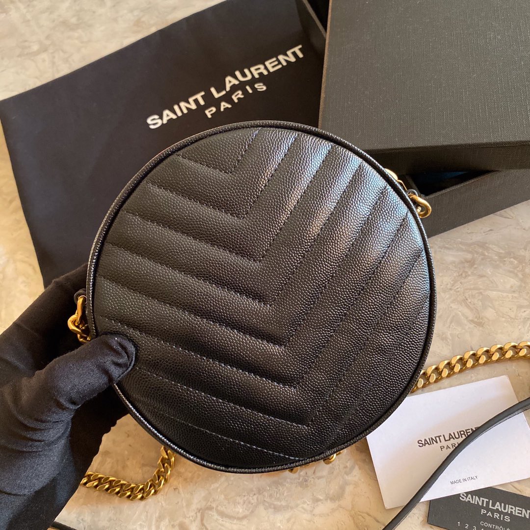 Y51 vinyle round camera bag in chevron-quilted grain de poudre embossed leather black 6104361 17 x 17 x 5.5 cm