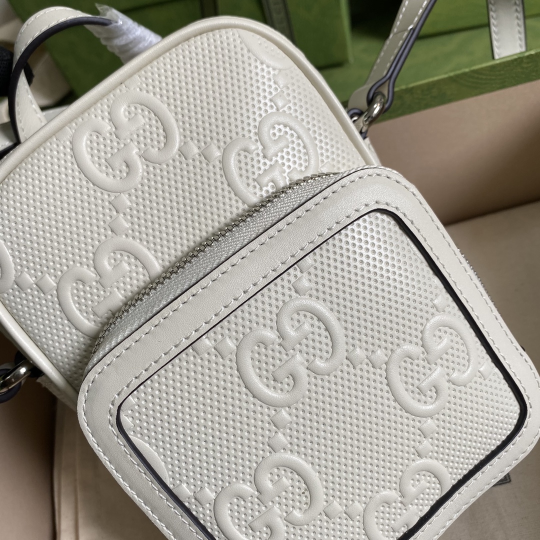 Gvc*1 gg embossed mini bag white leather 658553 11.5 × 17 × 4 cm