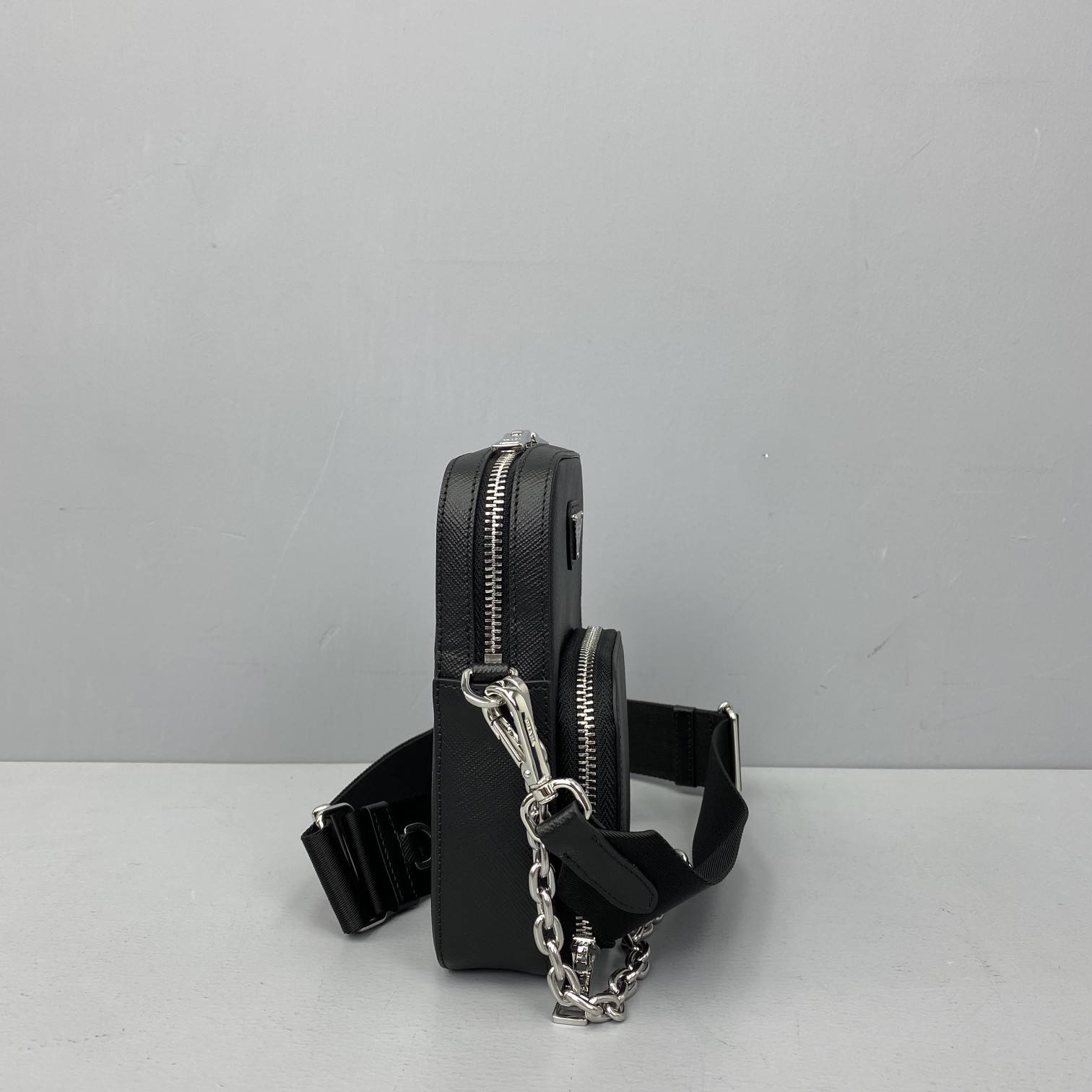 Pra*a saffiano leather mini bag black 1bh183 12 x 6.5 x 18 cm