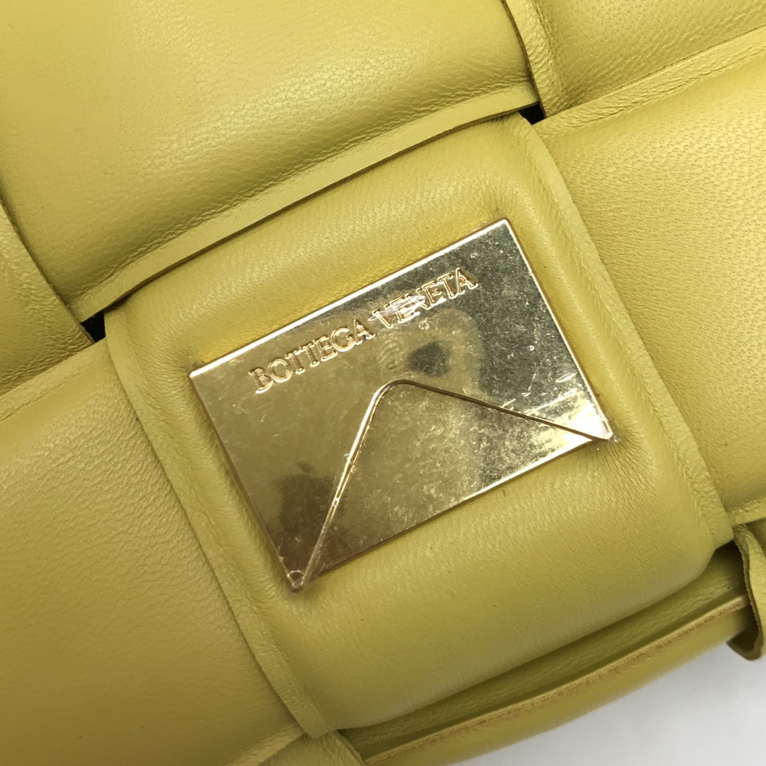 b0tt*ga Ven*ta women