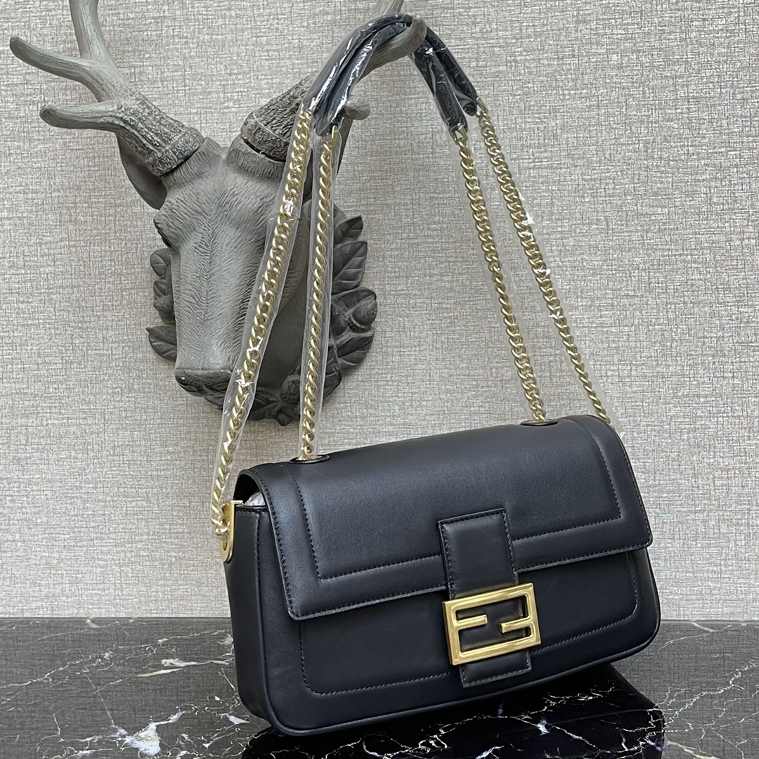 F**di baguette chain black and black nappa leather bag 8br783 27 x 6 x 13.5 cm