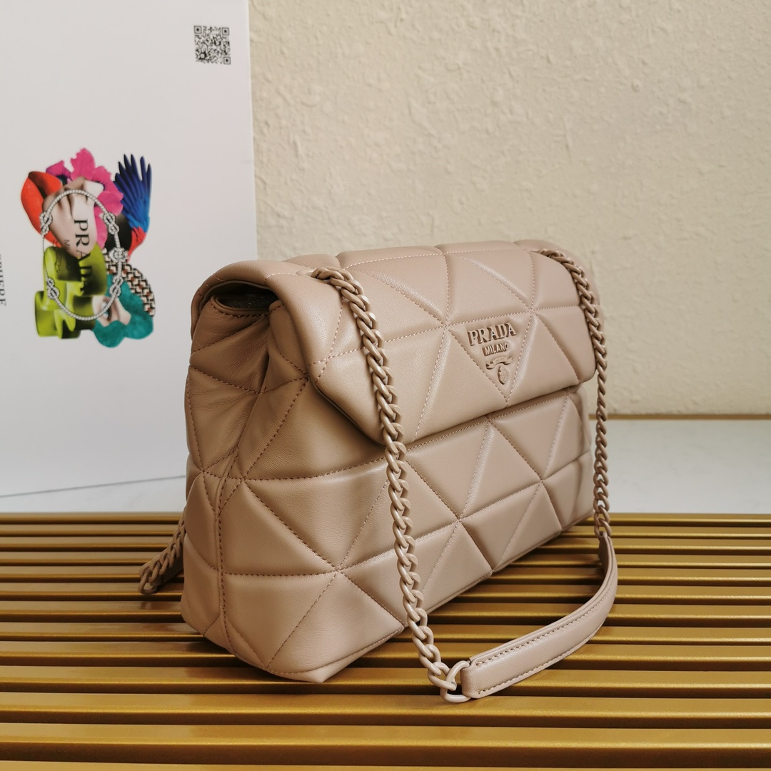 Pra*a large nappa leather Pra*a spectrum bag powder beige 1bd231 27 × 18.5 × 9 cm