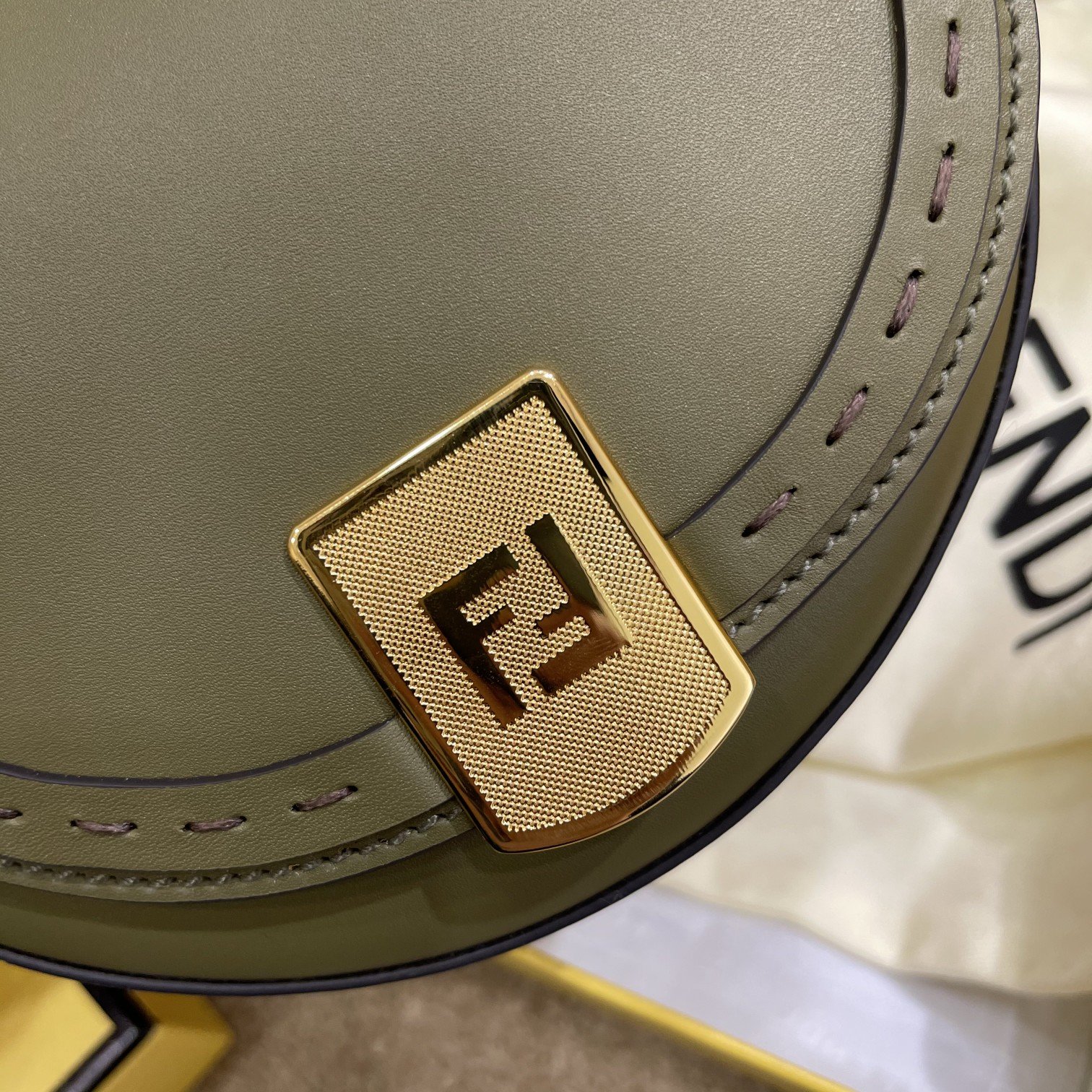 F**di moonlight green leather bag 8bt346 21 x 9 x 14 cm