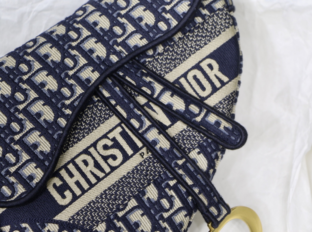 D10r saddle bag blue D10r oblique embroidery m0446criw 25.5 x 20 x 6.5 cm