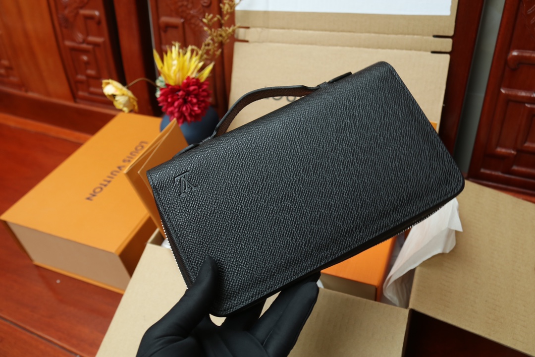 l0vis Vvtt0n zippy xl wallet taiga leather m44275 23 x 15 x 4 cm