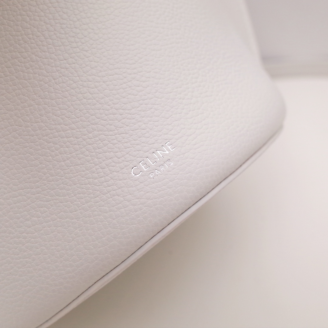 Ce1i*e big bag nano bucket in smooth calfskin white 187243a4t 21 x 15 x 15 cm