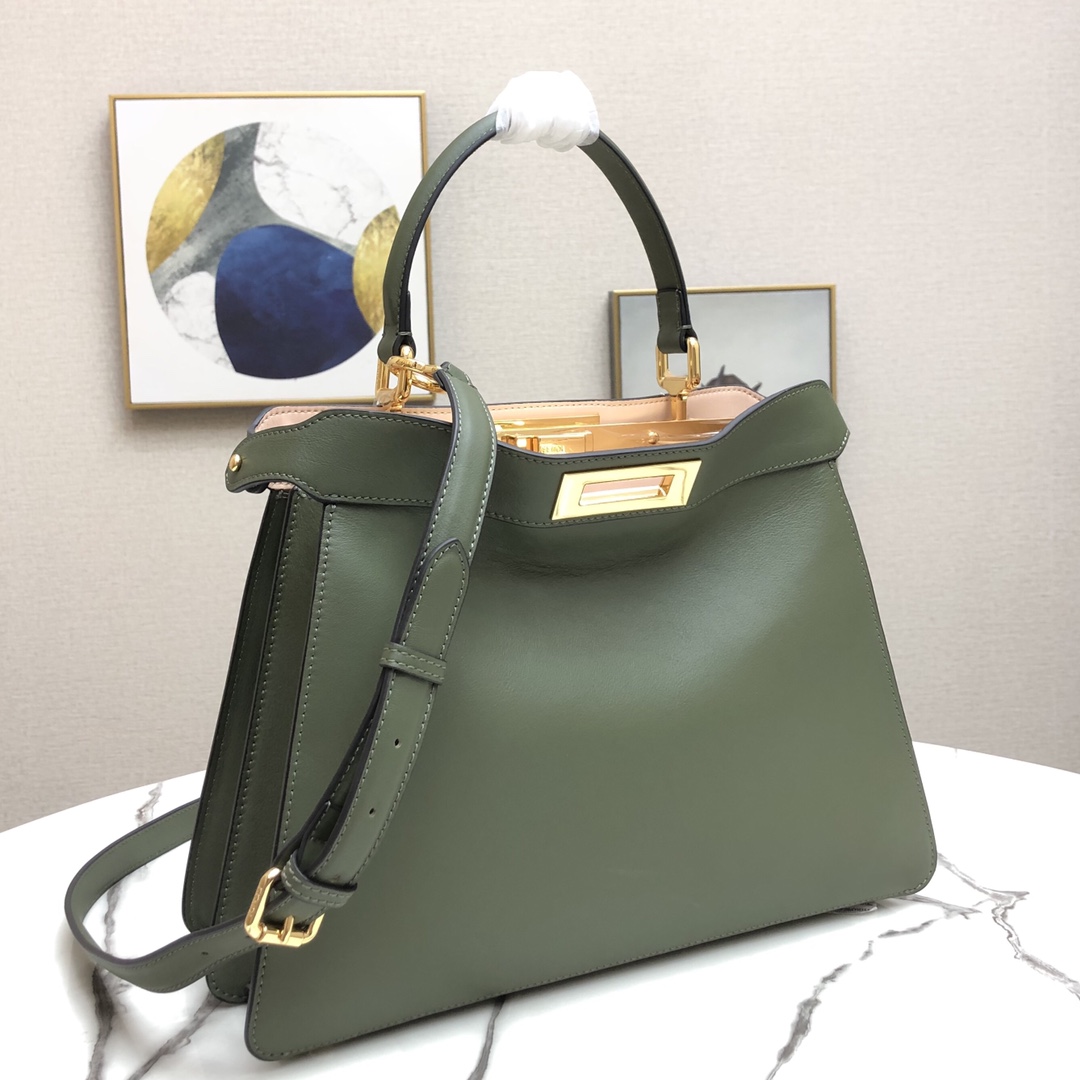 F**di peekaboo iseeu medium green leather bag 8bn321a6v3f1e8j 33.5 x 25.5 x 13 cm